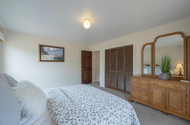 24935 Corte Poco, Salinas CA: https://media.crmls.org/mediaz/5e61d12d-a586-40b7-80f0-0a1376f8cbfc.jpg