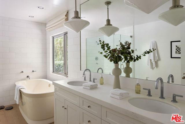 Drew Fenton | 1726 Stone Canyon Road Los Angeles CA | MLS: 7434821 Drew Fenton | 1726 Stone Canyon Road Los Angeles CA | MLS: 7434821