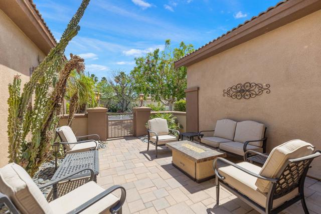 44085 Royal Troon Drive, Indio CA: https://media.crmls.org/mediaz/5e6257fc-ffa4-4a72-84c9-3ba6c61b2c4b.jpg
