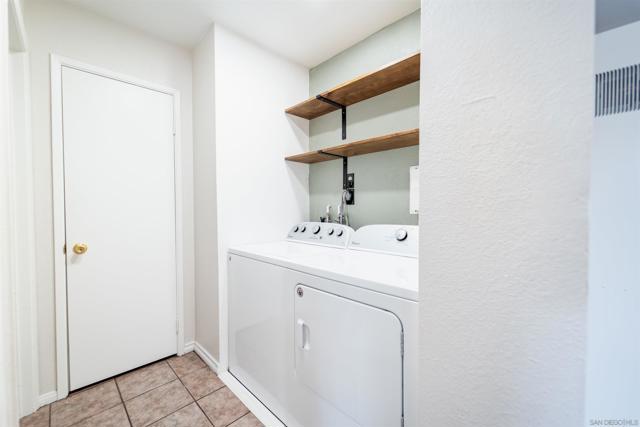 4847 Parks Ave, La Mesa CA: https://media.crmls.org/mediaz/5e627520-705d-41b7-af02-24dd29f9bc8f.jpg
