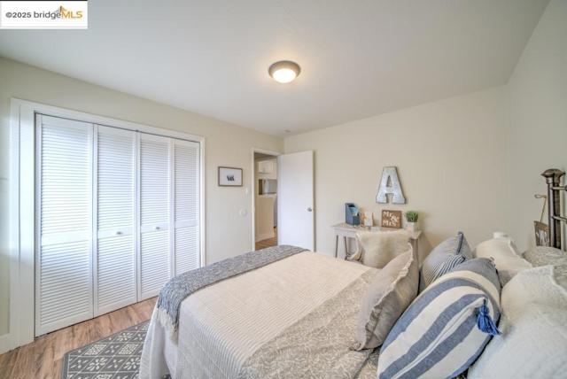 399 Schafer Rd, Hayward CA: https://media.crmls.org/mediaz/5e6290a5-5a10-4901-960d-abc5718854df.jpg
