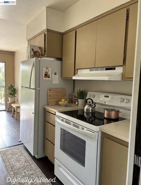 5335 Broadway Terrace, Oakland CA: https://media.crmls.org/mediaz/5e62be82-6f56-4c5b-bdec-2ed5a84669fc.jpg