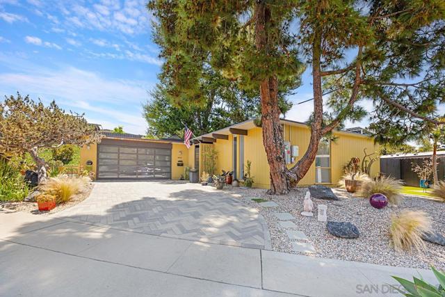 3455 Aldford Dr, San Diego CA: https://media.crmls.org/mediaz/5e6303ce-67c2-47dd-8875-72d705d60c3b.jpg