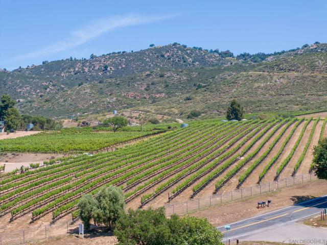 1212 H St, Ramona CA: https://media.crmls.org/mediaz/5e63b8a7-c9a2-422e-8ff9-ee010ef6ae86.jpg
