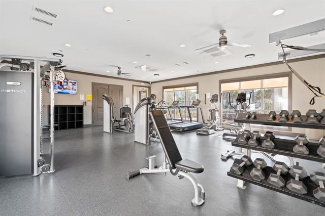 5212 Beachfront, San Diego CA: https://media.crmls.org/mediaz/5e640344-e8fe-456e-968e-202ea4b0ce40.jpg