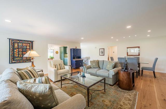 60 Skyline Crest Drive, Monterey CA: https://media.crmls.org/mediaz/5e64cf3b-1feb-4134-b436-373f82440333.jpg