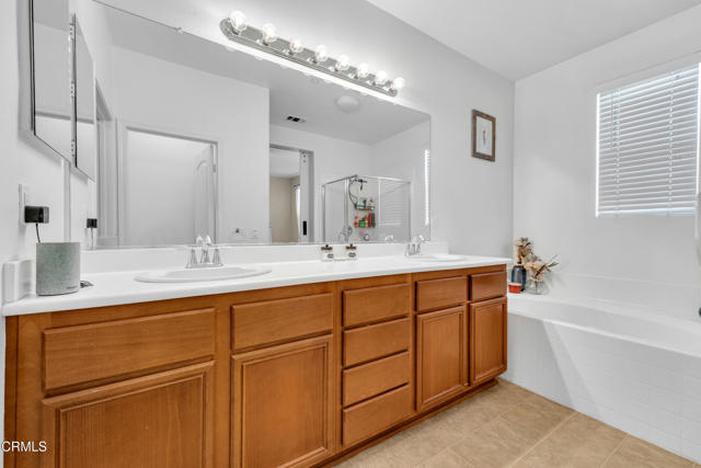 Detail Gallery Image 17 of 33 For 423 Green River St, Oxnard,  CA 93036 - 3 Beds | 2/1 Baths