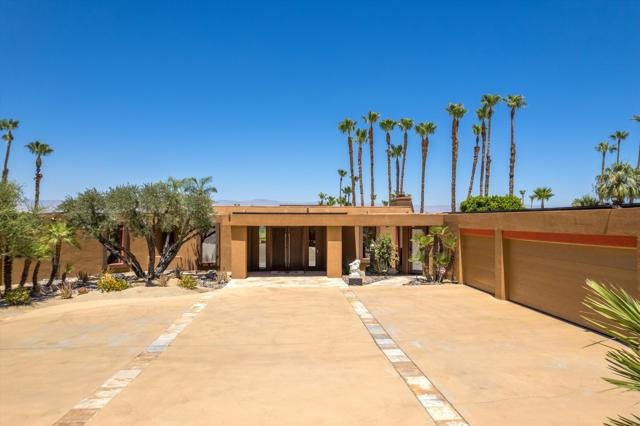 70150 Thunderbird Road, Rancho Mirage CA: https://media.crmls.org/mediaz/5e6526f1-b1a8-4a88-9dad-195d041e70bb.jpg