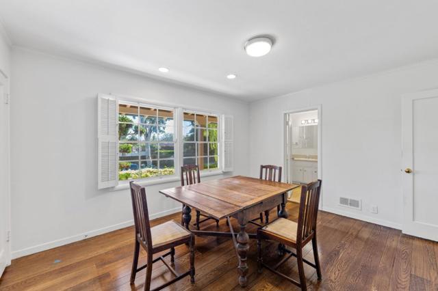 680 Fairway Circle, Hillsborough CA: https://media.crmls.org/mediaz/5e6594ec-af08-4ff3-b5c1-e88cae34967a.jpg