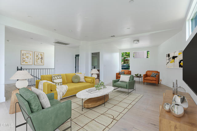 Detail Gallery Image 4 of 21 For 2409 Yorkshire Dr, Los Angeles,  CA 90065 - 3 Beds | 2/1 Baths