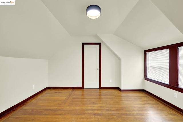 971 34Th St, Richmond CA: https://media.crmls.org/mediaz/5e665c75-faf5-4ae9-bc82-2827695d94f8.jpg
