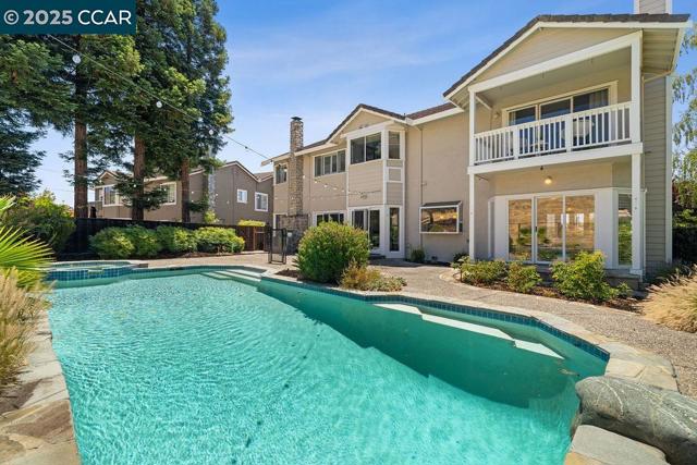260 Edinburgh Cir, Danville CA: https://media.crmls.org/mediaz/5e669a2e-e65d-4cc5-b16c-474affc1b4fc.jpg