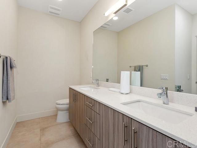 175 The Riv, Palm Springs CA: https://media.crmls.org/mediaz/5e66e04a-d6f0-4a5e-b8d2-e6d24d78772c.jpg
