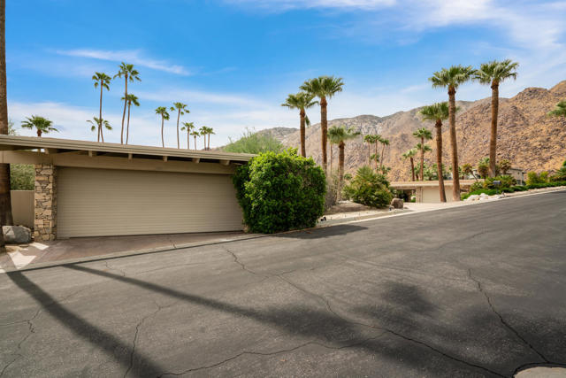 925 W Coronado Avenue, Palm Springs, CA 92262