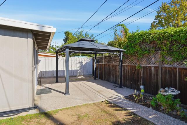 1650 S Wolfe Road, Sunnyvale CA: https://media.crmls.org/mediaz/5e6789bc-a395-4800-9c4d-7d1d4998058e.jpg