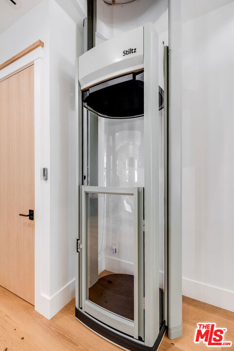 4365 Kraft Avenue, Studio City CA: https://media.crmls.org/mediaz/5e685e6b-1bb5-443e-ad22-fac4f3686072.jpg