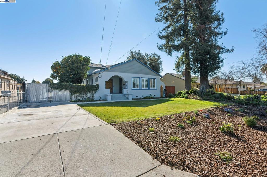 803 Cherry Way