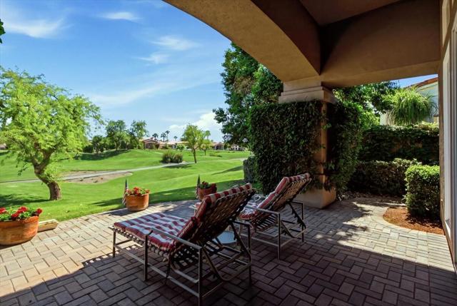 384 Tomahawk Drive, Palm Desert, CA 92211