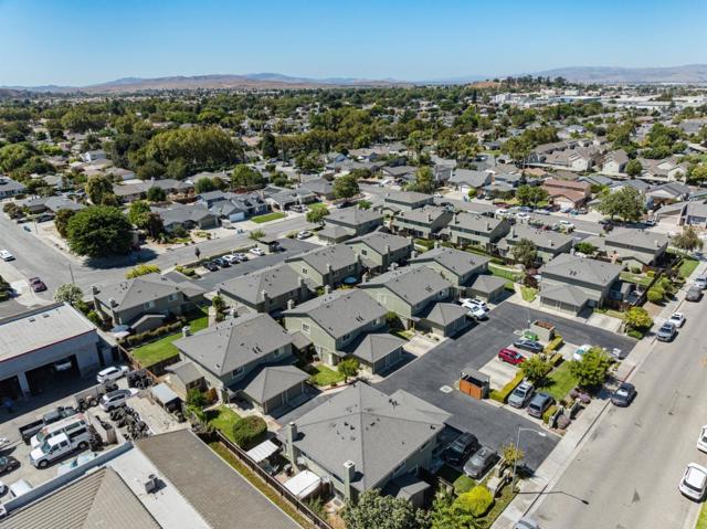 1411 Squire Court, Hollister CA: https://media.crmls.org/mediaz/5e68af96-9f4c-4223-a753-8def2639304c.jpg