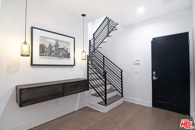 1400 N Fuller Avenue, Los Angeles CA: https://media.crmls.org/mediaz/5e690e23-4ef1-4e80-9917-b25b9fcef1cb.jpg