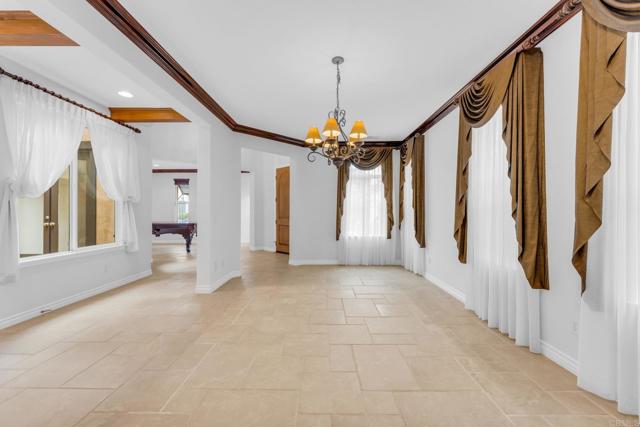 Detail Gallery Image 10 of 21 For 880 Summer Moon Rd, San Marcos,  CA 92078 - 4 Beds | 3/1 Baths