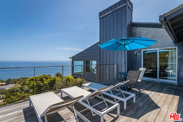 32701 Vista De Los Ondas Street, Malibu CA: https://media.crmls.org/mediaz/5e6a9901-036a-4619-bc81-d3ef9ac663c5.jpg