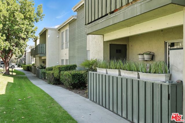 830 W Lincoln Avenue, Escondido CA: https://media.crmls.org/mediaz/5e6ab93a-eac9-430e-9ebb-3eeec26980d7.jpg