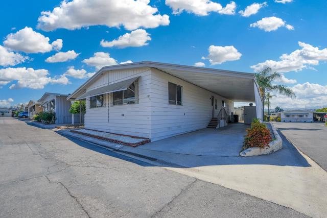 1212 H Street, Ramona CA: https://media.crmls.org/mediaz/5e6b4048-f6e2-4eea-8169-4f7caf4bc167.jpg