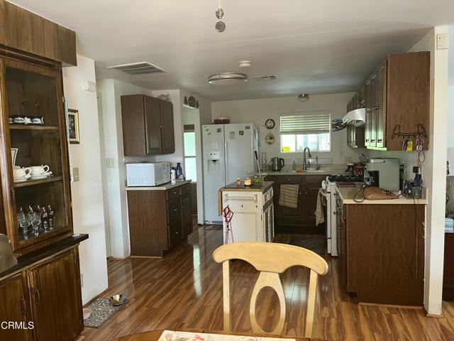 Detail Gallery Image 7 of 14 For 36 Copland Cir #36,  Ventura,  CA 93003 - 2 Beds | 2 Baths