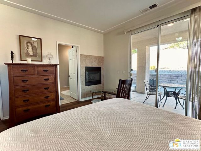 83530 Fenton Court, Indio CA: https://media.crmls.org/mediaz/5e6c1809-1799-441c-be29-351ac0329620.jpg