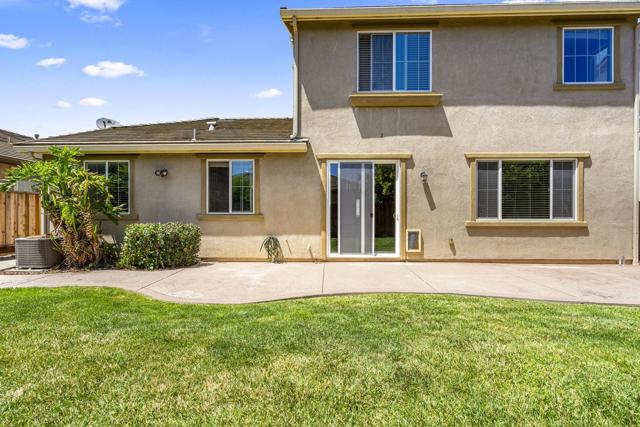 1420 Cielo Vista Lane, Gilroy CA: https://media.crmls.org/mediaz/5e6cb5b6-b931-4e3e-8bbe-0d8522f4f186.jpg