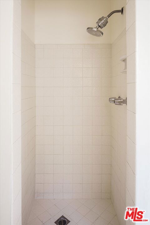 2064 Ames Street, Los Angeles CA: https://media.crmls.org/mediaz/5e6cec6c-a0c2-4079-9382-9bf2f778b874.jpg
