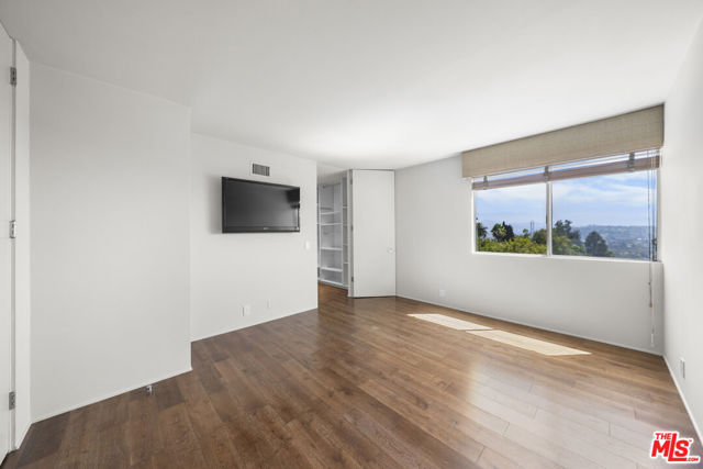 3625 Lowry Road, Los Angeles CA: https://media.crmls.org/mediaz/5e6d076f-4b69-4192-acda-713d32c2d504.jpg
