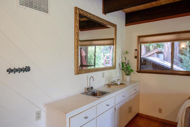 865 Valley View Road, Ben Lomond CA: https://media.crmls.org/mediaz/5e6d2ed4-8ee1-46d6-b4b3-1a04cc752b7a.jpg