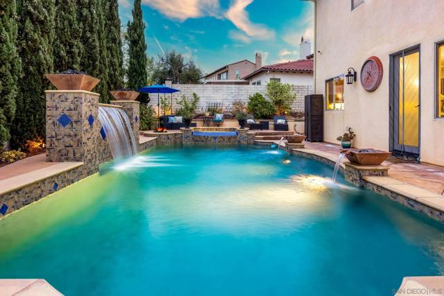 278 Avenida Loretta, Chula Vista CA: https://media.crmls.org/mediaz/5e6d9087-db6f-4ce3-b304-35020bd3890d.jpg