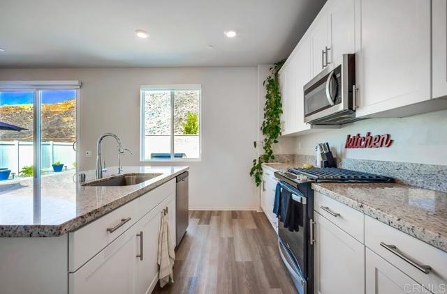 29146 Quarry Way, Lake Elsinore CA: https://media.crmls.org/mediaz/5e6dd41f-9ad6-44a3-8487-a7daa8a9d39a.jpg