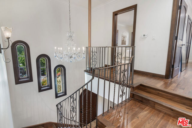 664 S Highland Avenue, Los Angeles CA: https://media.crmls.org/mediaz/5e6e4950-e590-4614-8962-42777eedb081.jpg