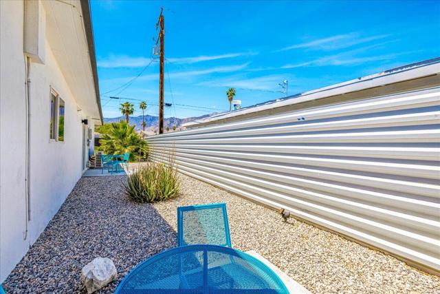 963 S Paseo Caroleta, Palm Springs CA: https://media.crmls.org/mediaz/5e6f2df9-db1a-40a5-9fd1-d0a824399c9b.jpg