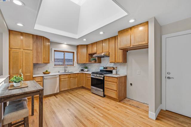 5041 Golden Rd, Pleasanton CA: https://media.crmls.org/mediaz/5e6f4590-7ca0-4e3b-ba7c-078bd6bfe147.jpg