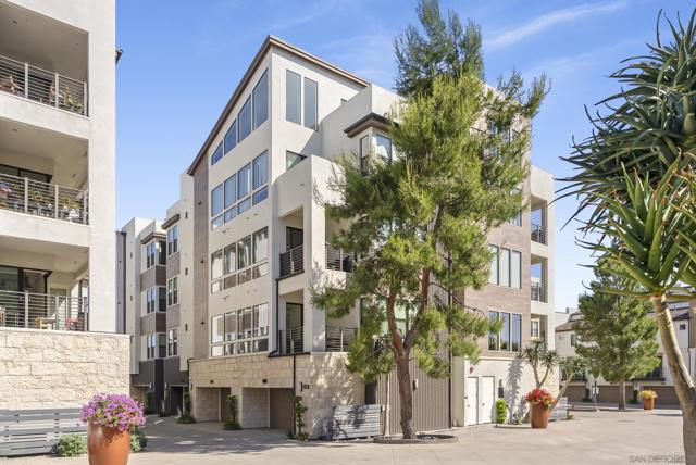 8353 Distinctive Dr, San Diego CA: https://media.crmls.org/mediaz/5e6f8ac8-8749-4d7a-8017-7b7cebd36589.jpg