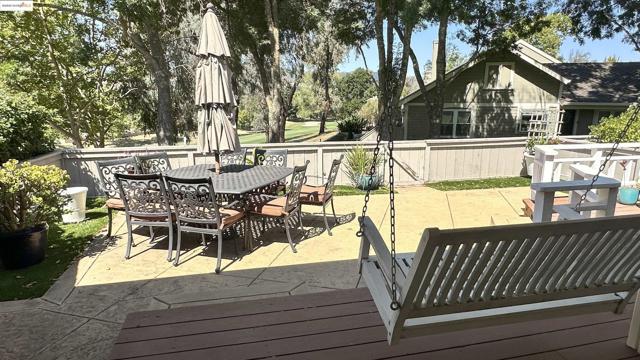 706 Lakeside Ct, Danville CA: https://media.crmls.org/mediaz/5e700123-ad8c-44af-a612-2c53790ec195.jpg