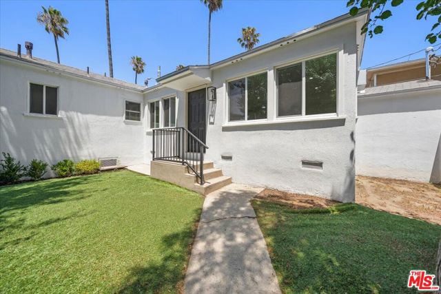 701 Oxford Avenue, Marina del Rey CA: https://media.crmls.org/mediaz/5e7034de-5415-4021-a728-d4d4213fc797.jpg