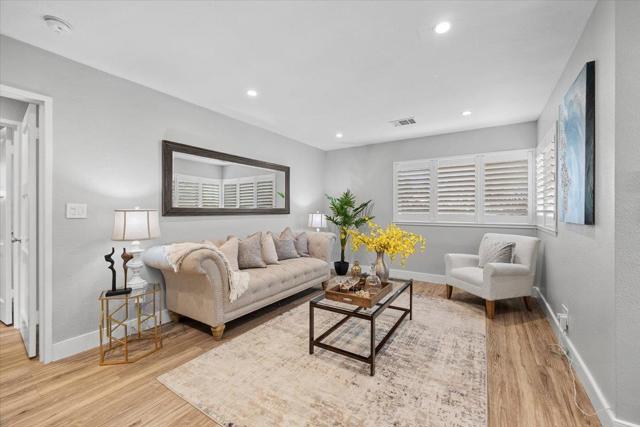 220 Lindbergh Street, San Mateo CA: https://media.crmls.org/mediaz/5e704178-33da-43b3-95e4-62c37ba37077.jpg