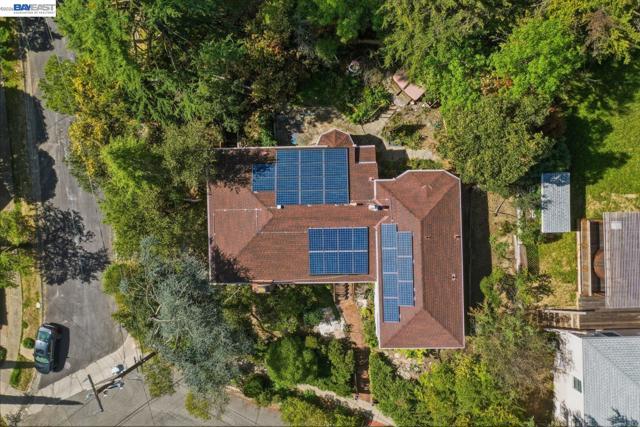 3890 Serrano St, Martinez CA: https://media.crmls.org/mediaz/5e711851-19ac-4ab9-a301-72abebd2e905.jpg