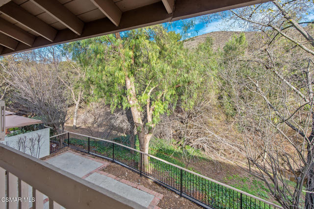 784 N Valley Drive, Westlake Village CA: https://media.crmls.org/mediaz/5e71376c-8da2-416c-b915-70b2e0ce150c.jpg