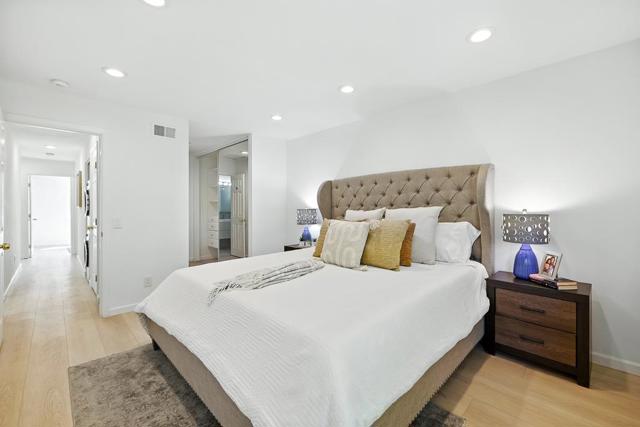 2452 W Bayshore Road, Palo Alto CA: https://media.crmls.org/mediaz/5e71c023-7d44-433f-9cf4-95ed0151bcb4.jpg