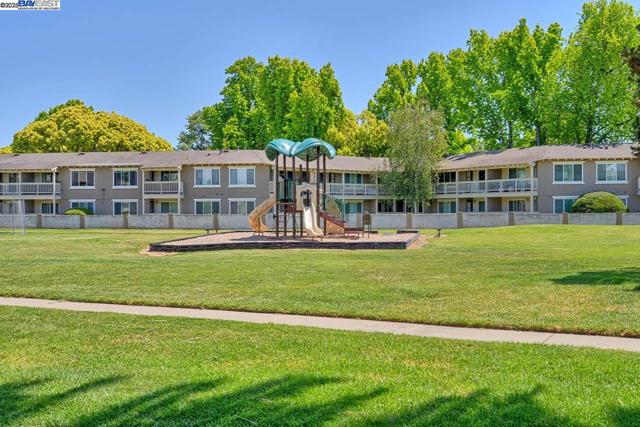 4654 Balboa Way, Fremont CA: https://media.crmls.org/mediaz/5e71d473-c3a9-4a33-8a06-4d9341d3a03c.jpg