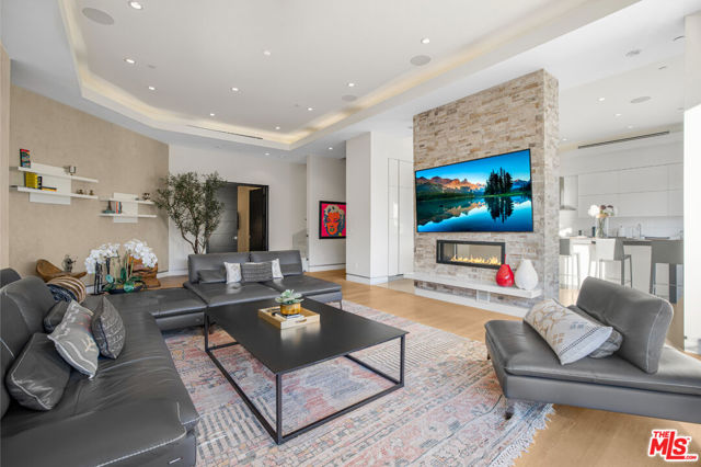 2501 Zorada Drive, Los Angeles CA: https://media.crmls.org/mediaz/5e7250fe-f522-4ac0-9af5-931ef9bac865.jpg