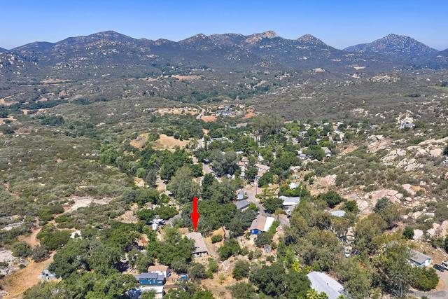 14625 Mussey Grade Rd, Ramona CA: https://media.crmls.org/mediaz/5e72b9b6-db45-4298-8c38-2a9d4704a551.jpg