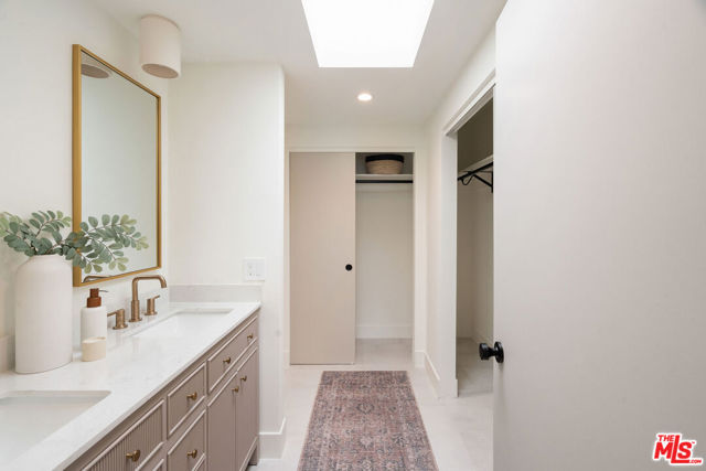 13245 Fiji Way, Marina del Rey CA: https://media.crmls.org/mediaz/5e736907-8c94-41c8-9f93-4621fdcb2d05.jpg